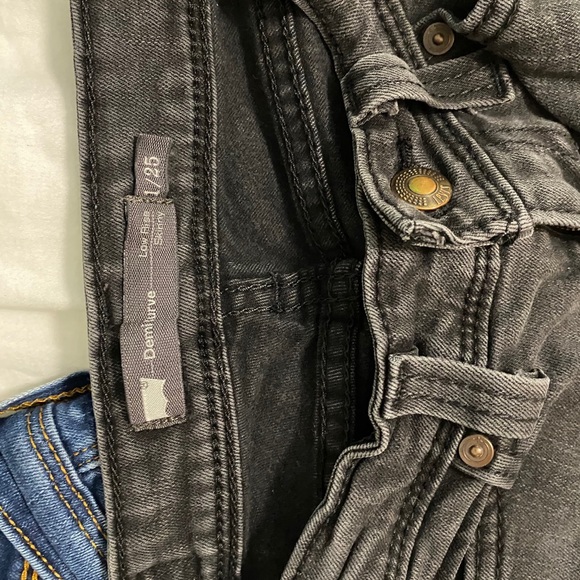 Levi’s Demi Curve Bundle - Picture 3 of 3